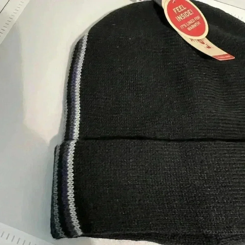 Levi's Side Stripe Cuff Beanie, Fleece Lined - Levi Strauss Unisex Hat, Winter